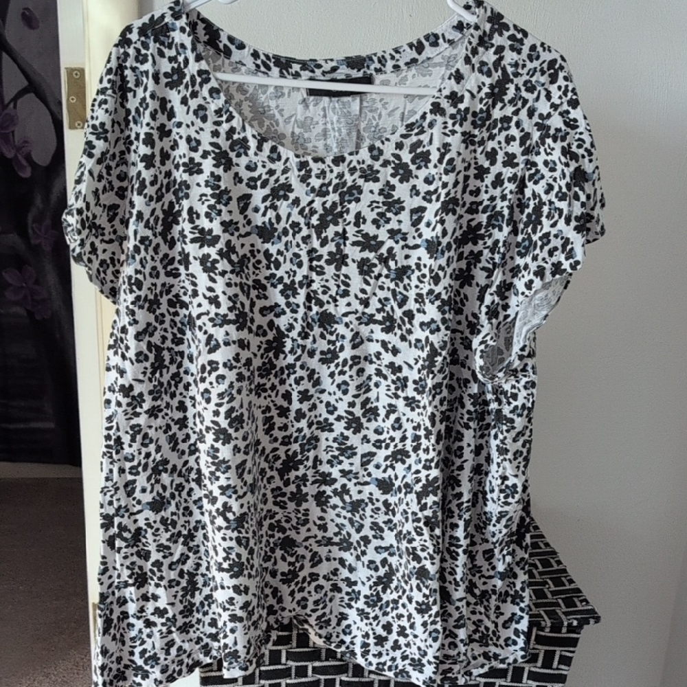Stylish Black and White Women's Top
